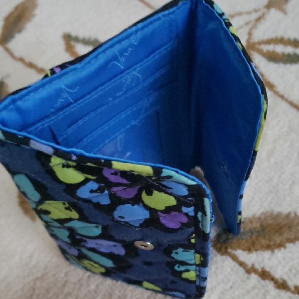 Vera Bradley Trifold Wallet in Indigo Pop Blue Floral Quilted - Picture 7 of 8